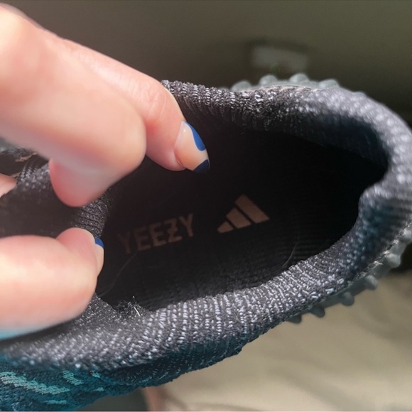 Yeezy 350 V2 CMPCT Slate Carbon - 5 - Picture 6 of 9